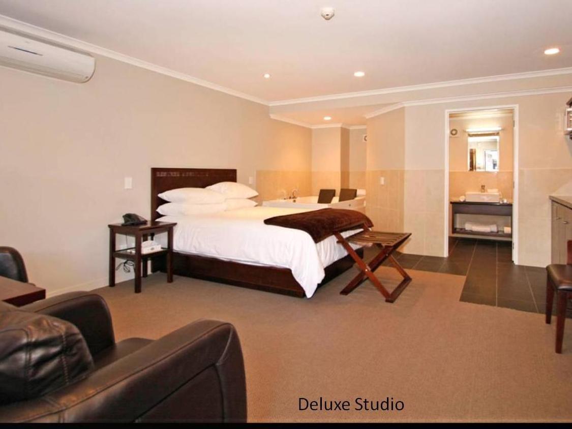 וונגאנואי Aotea Motor Lodge מראה חיצוני תמונה Deluxe Studio