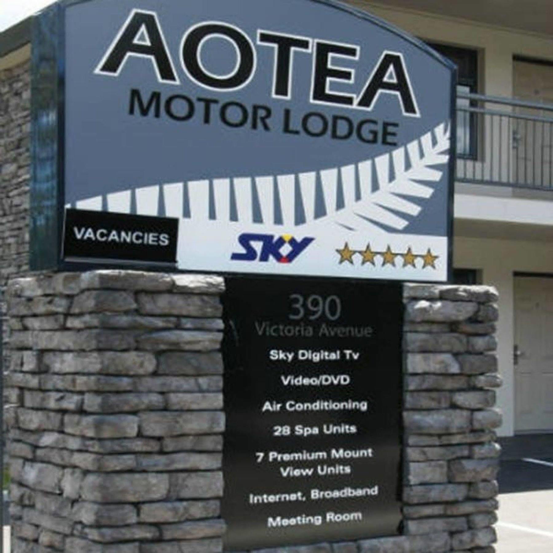וונגאנואי Aotea Motor Lodge מראה חיצוני תמונה Sky logo on a motel