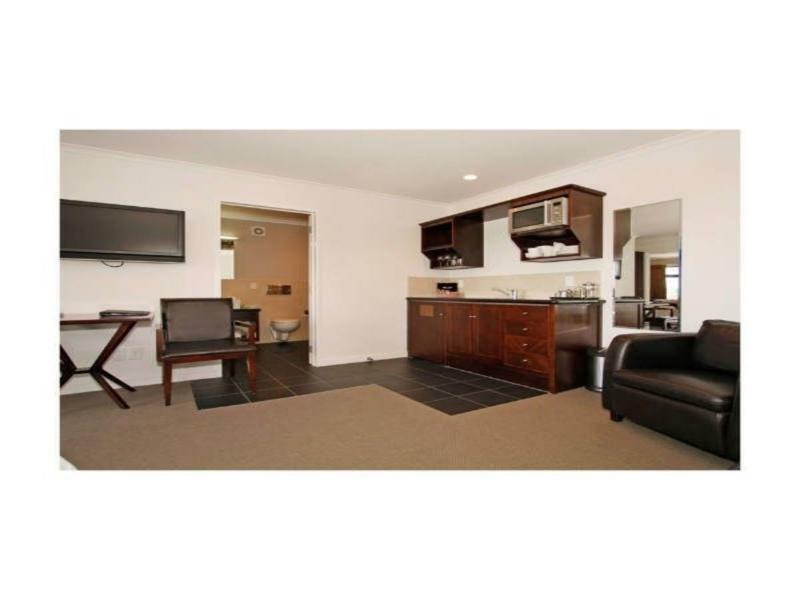 וונגאנואי Aotea Motor Lodge מראה חיצוני תמונה A typical extended stay room