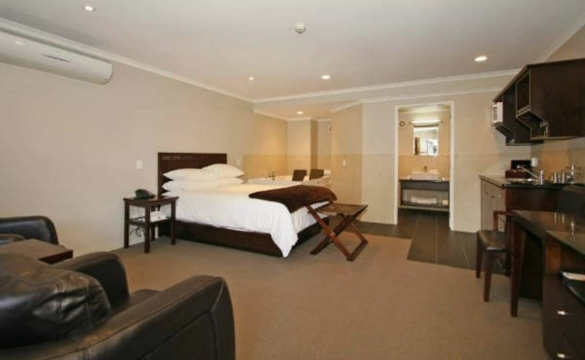 וונגאנואי Aotea Motor Lodge מראה חיצוני תמונה A studio apartment