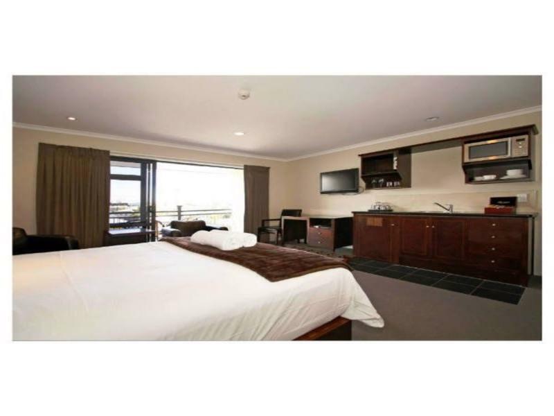 וונגאנואי Aotea Motor Lodge מראה חיצוני תמונה A typical studio apartment